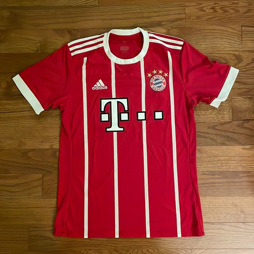 FC Bayern Retro 17/18 Home jersey